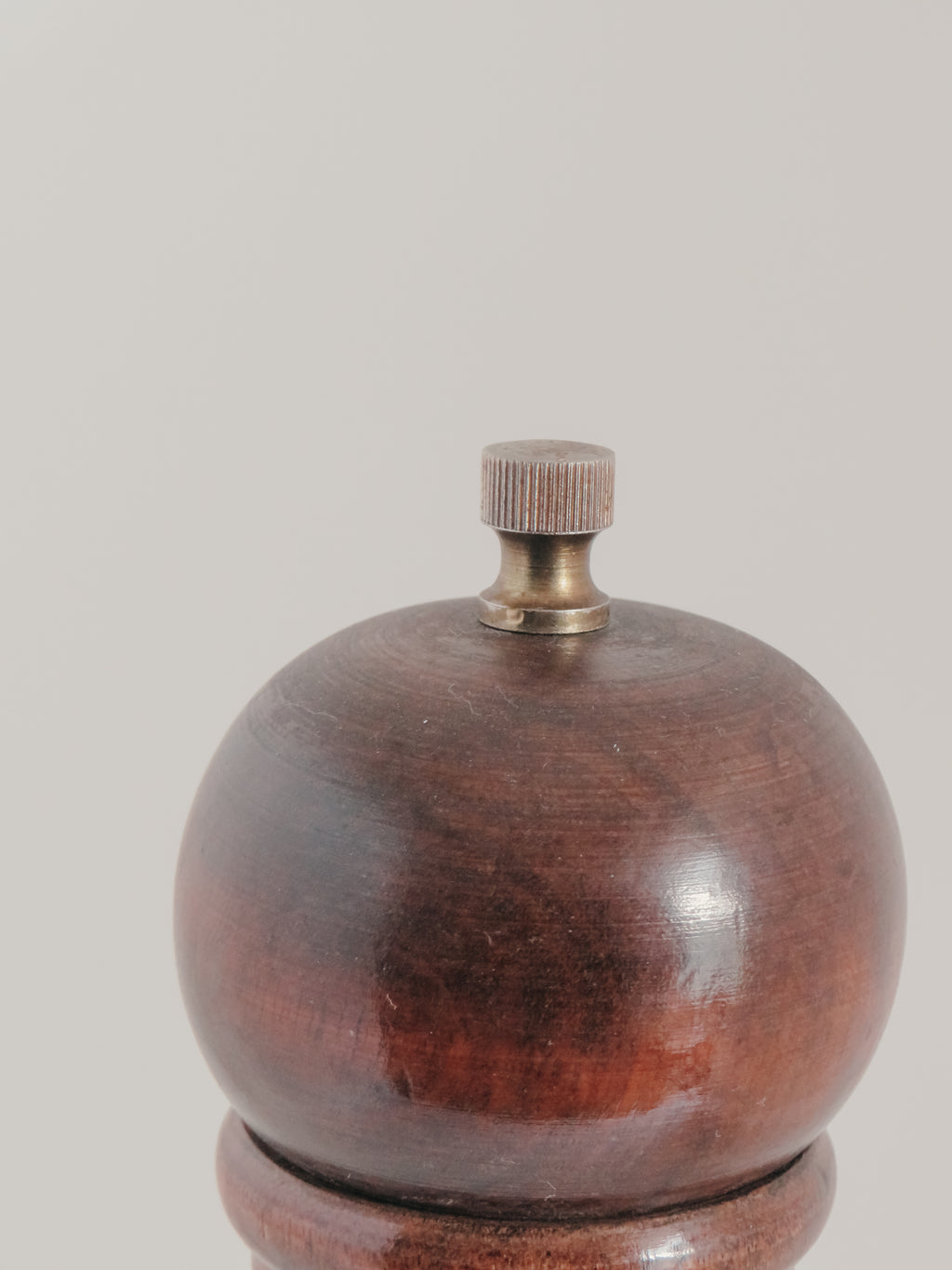 Stor peberkværn i træ | 31 cm