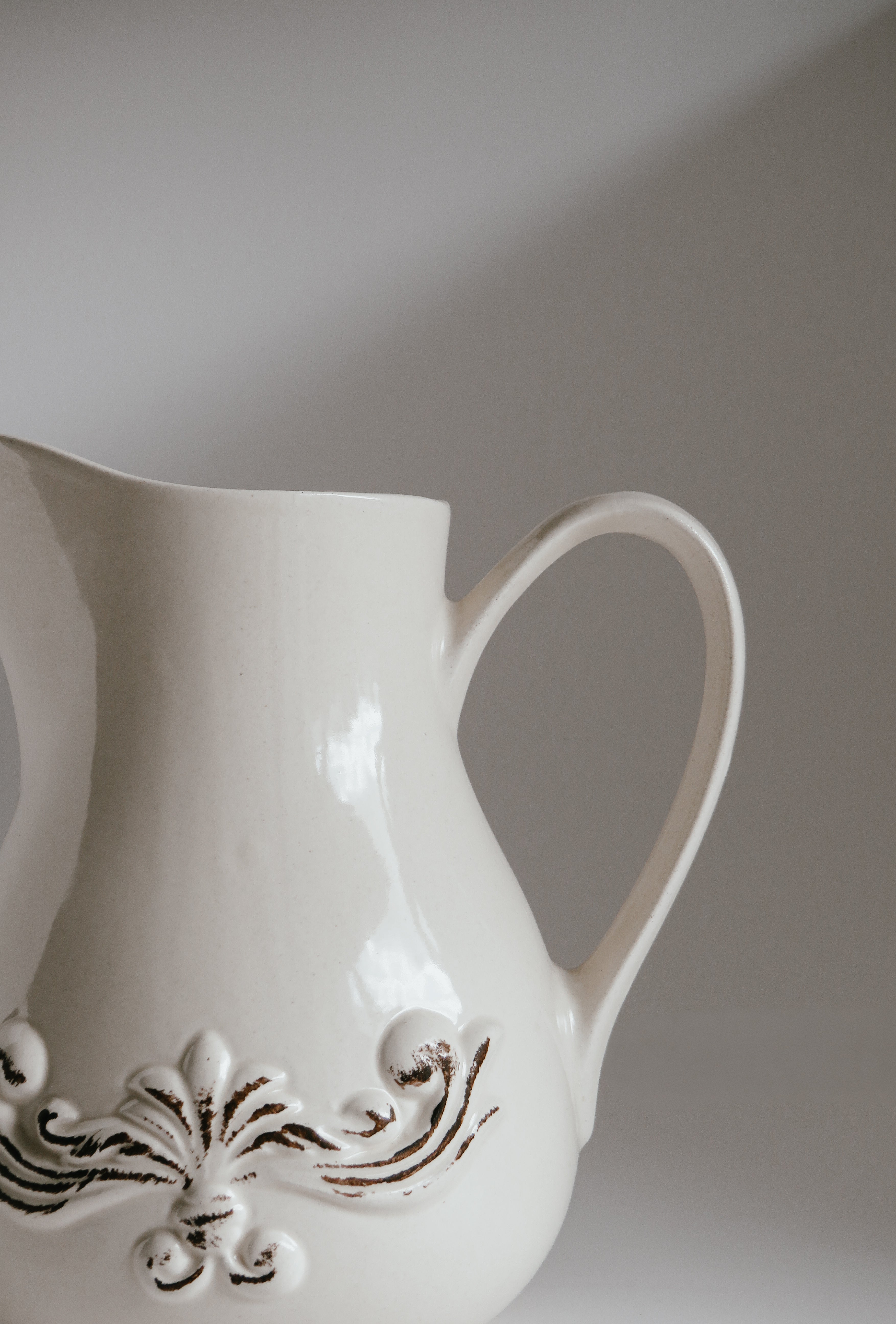 Stor kande med relief | Creme
