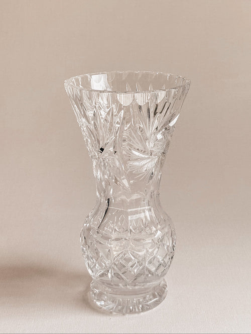 Vintage slebet krystalvase | Udsvunget silhuet