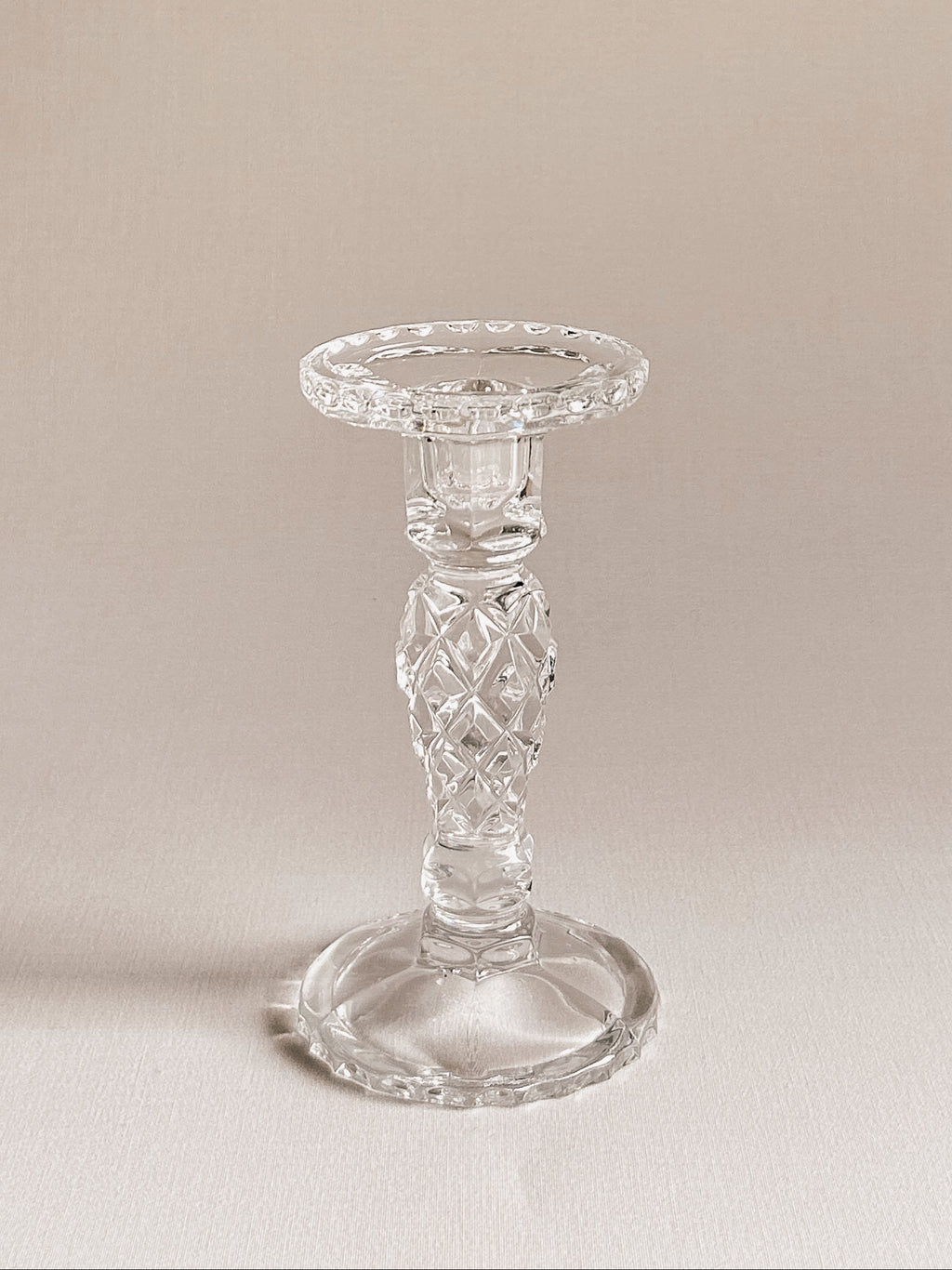 Vintage lysestage i presset glas | Diamant mønster