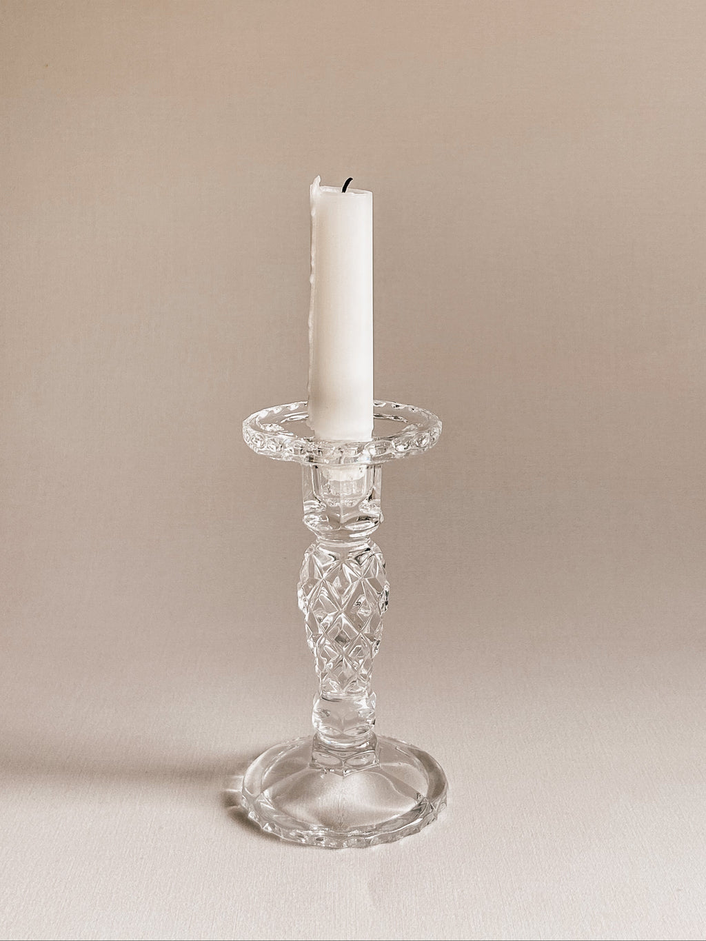 Vintage lysestage i presset glas | Diamant mønster