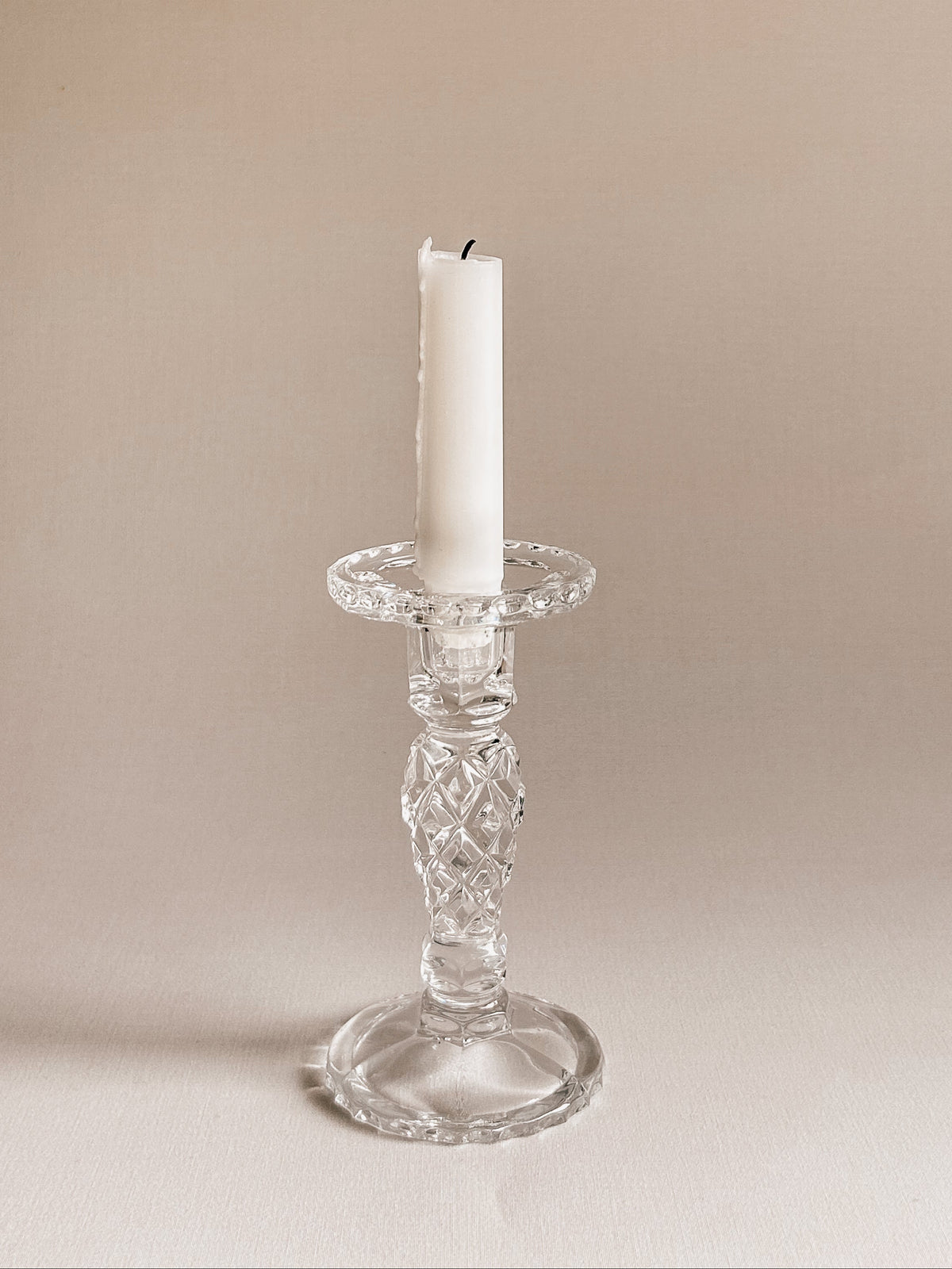 Vintage lysestage i presset glas | Diamant mønster
