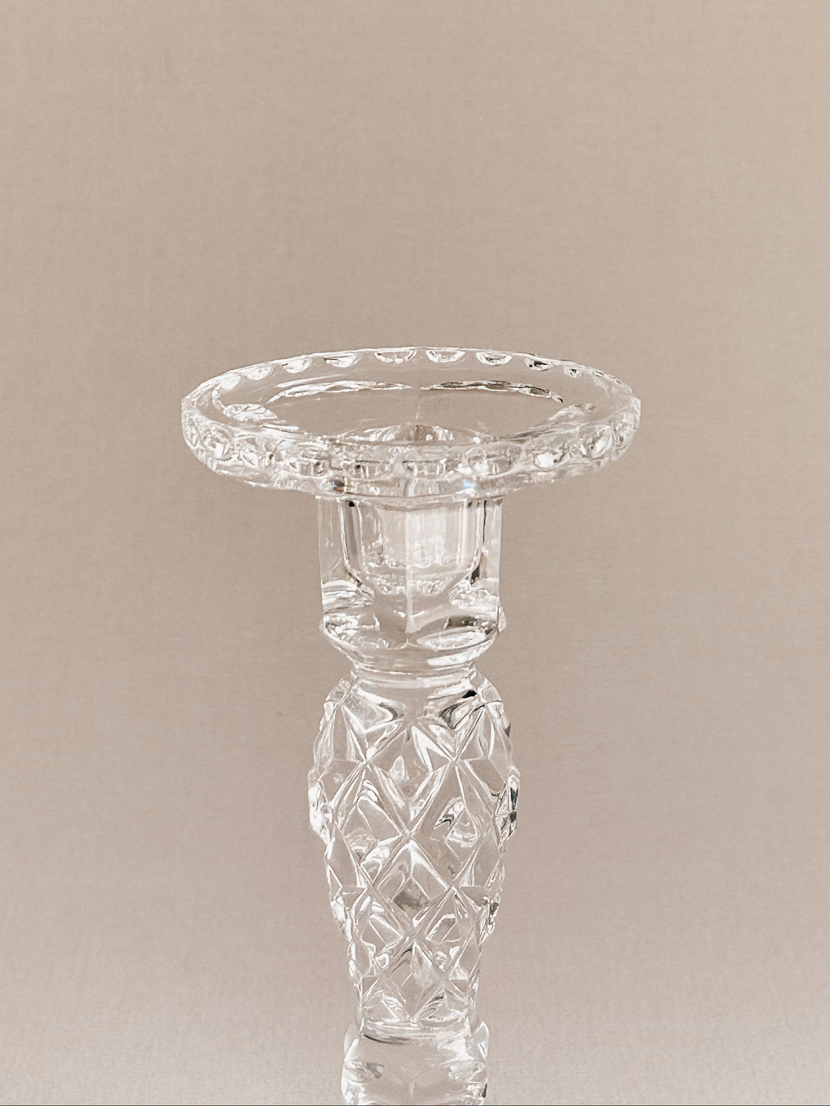 Vintage lysestage i presset glas | Diamant mønster