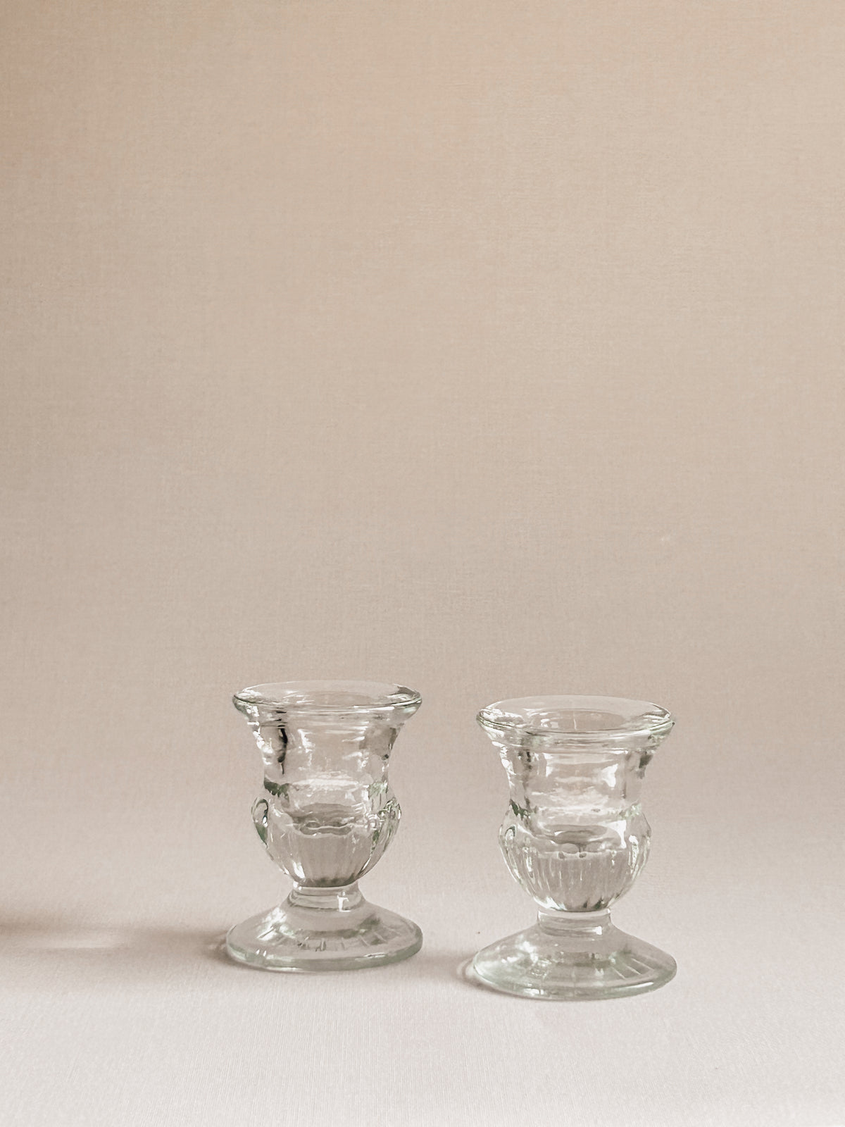 Vintage lysestager i glas | Par i urneform