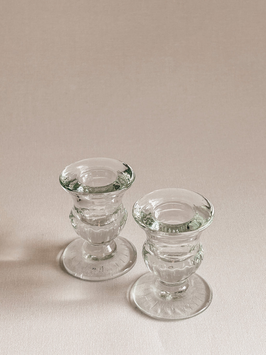 Vintage lysestager i glas | Par i urneform