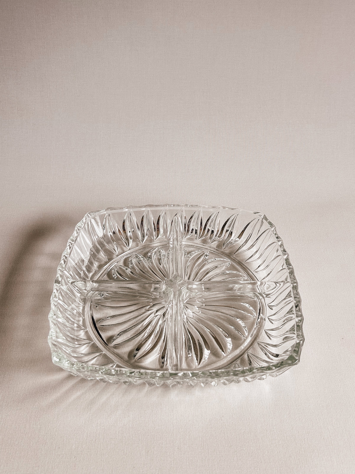 Vintage italiensk serveringsfad i glas | Solstrålemønster