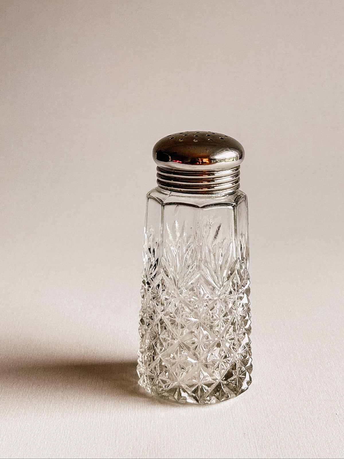 Vintage sukkerstrøer i glas | Diamantstribet mønster