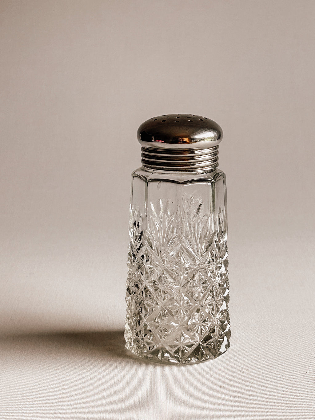 Vintage sukkerstrøer i glas | Diamantstribet mønster