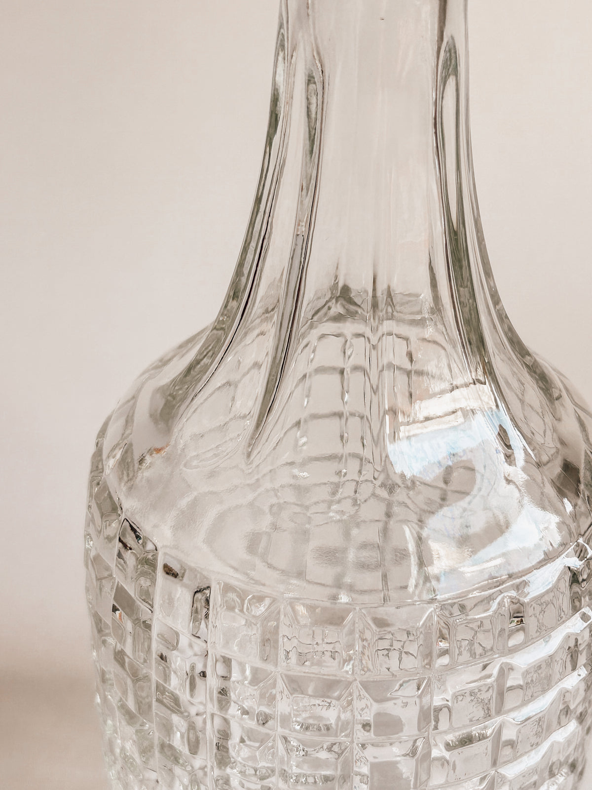 Vintage-presseglas-karaffel | Geometrisk gittermønster