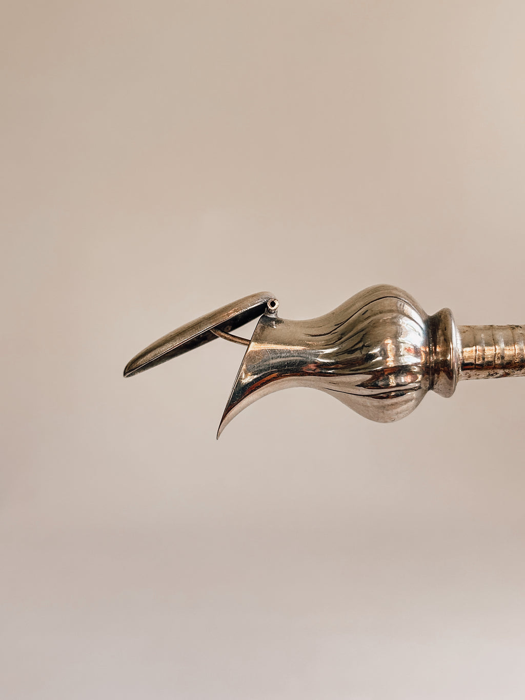 Silver-Tone Bottle Stopper | Fluted Design