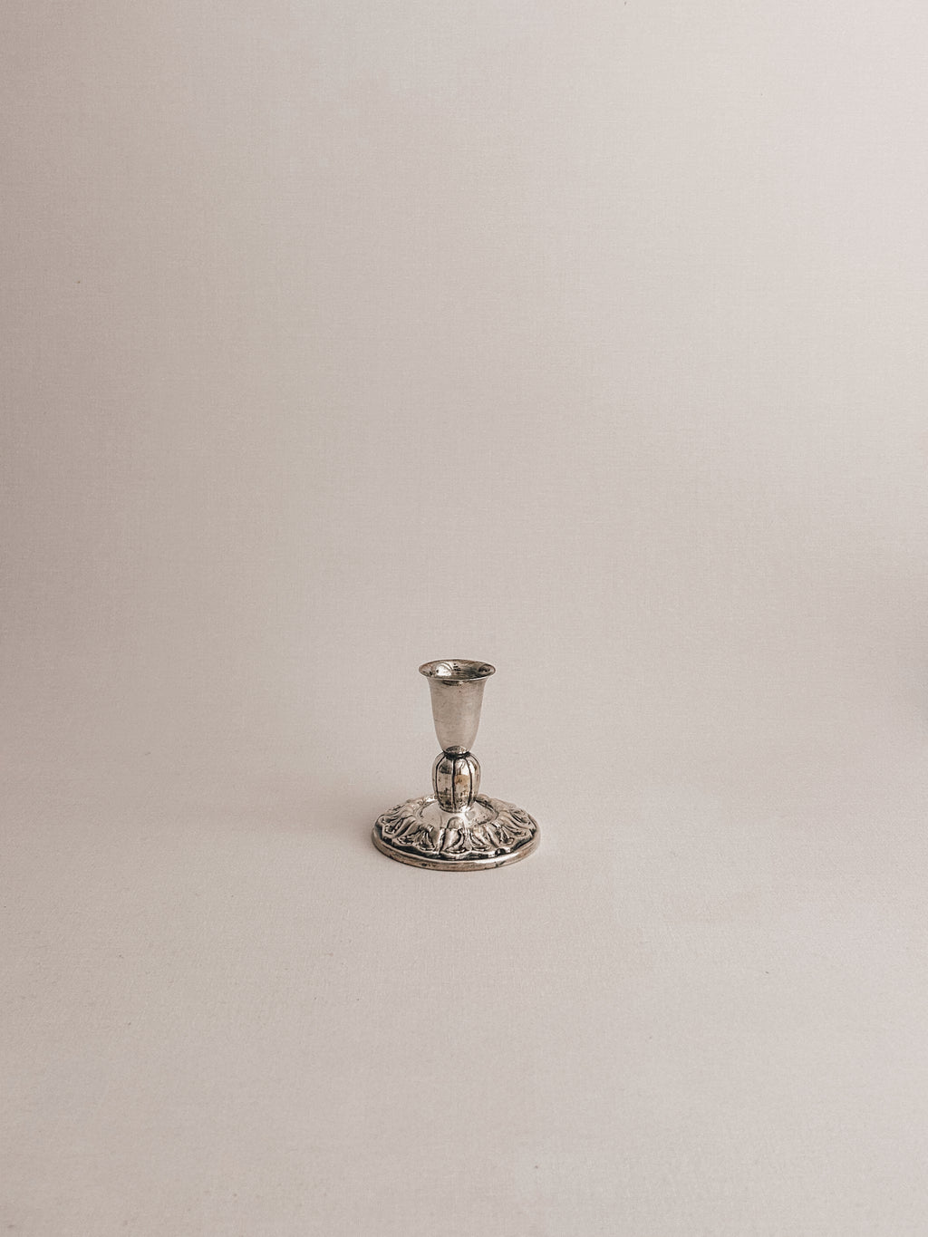 Vintage-lysestage | Fornem blomsterfod