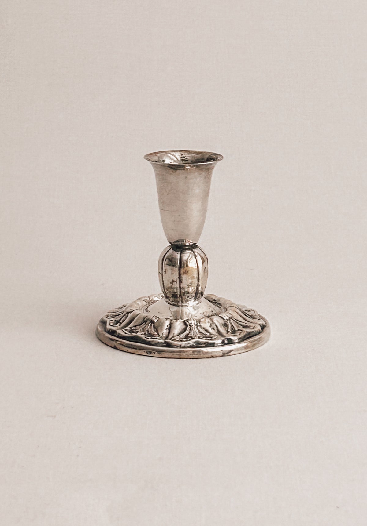Vintage-lysestage | Fornem blomsterfod